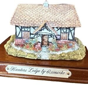 Leonardo Little Nook Village Hunters Lodge Vintage 1988 Figurine LN-18 Cottage